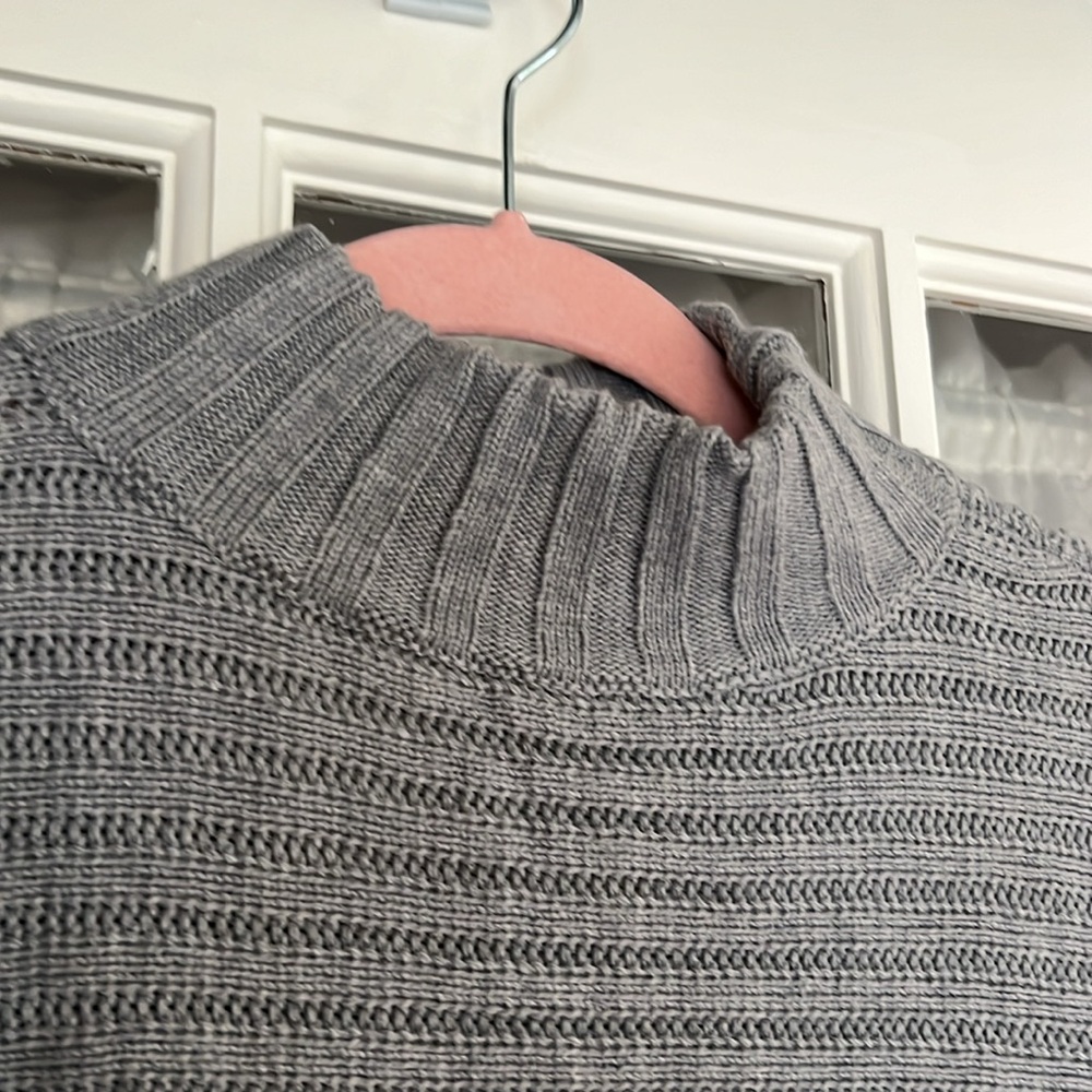 Sweater - Picture 4 of 6